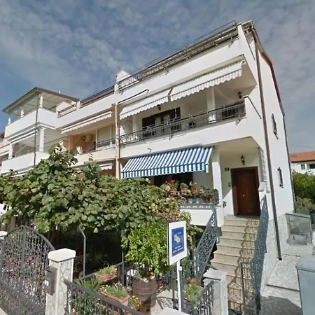 In With Terrace, Air Condition, Wifi, Washing Machine 3652-4 * Rovinj