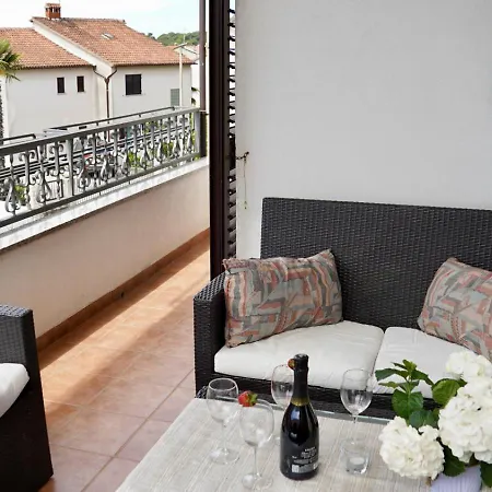 Apartment In With Terrace, Air Condition, Wifi, Washing Machine 3652-4 Rovinj